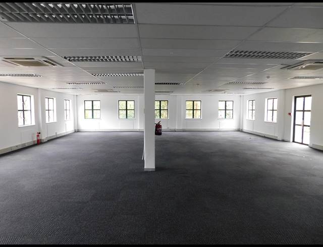525M² OFFICE TO LET IN HYDE PARK